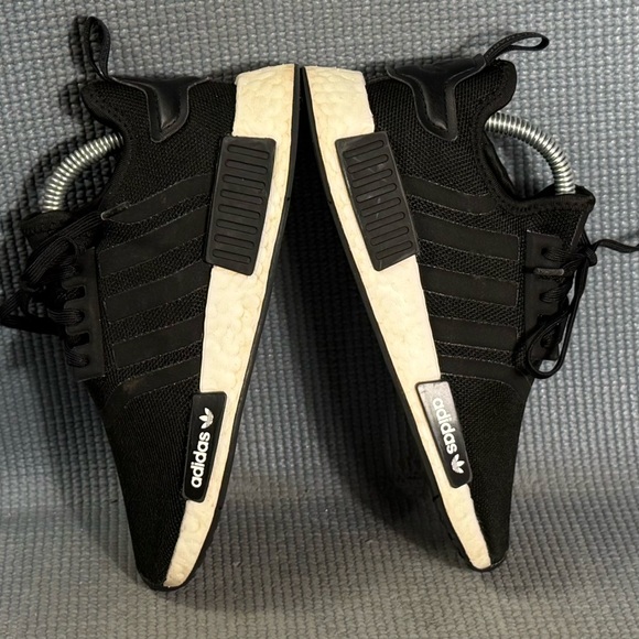 adidas NMD_R1 Running Casual Shoes Black/White Kid’s Size 2 - Picture 5 of 8